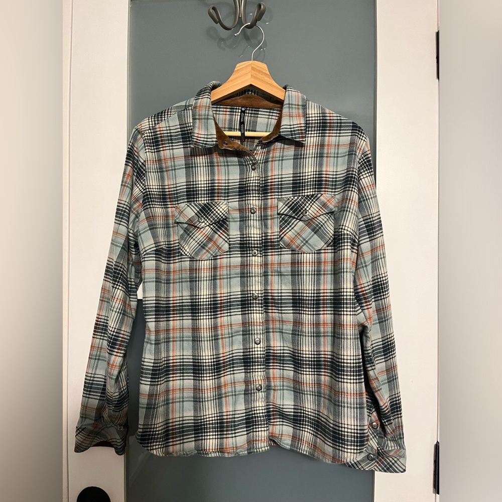 Kuhl Tess Flannel.  Large. 8457